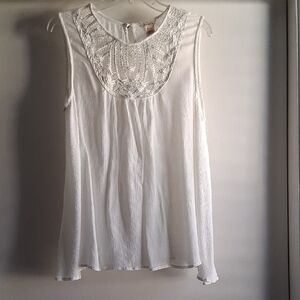 Sundance Sleevless Crocheted Swing Top Blouse White Large